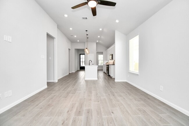 Building Photo - 19807 Palomino Pr Trl