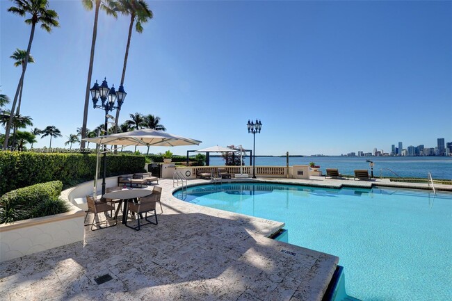 Building Photo - 5235 Fisher Island Dr