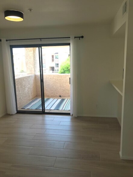 Dining/Balcony - 7510 E Thomas Rd