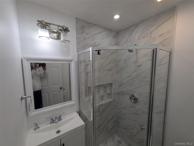 Building Photo - 144 Sequoia Dr
