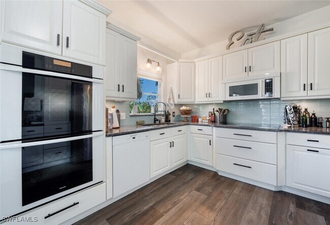 Building Photo - 3858 Riviera Cir