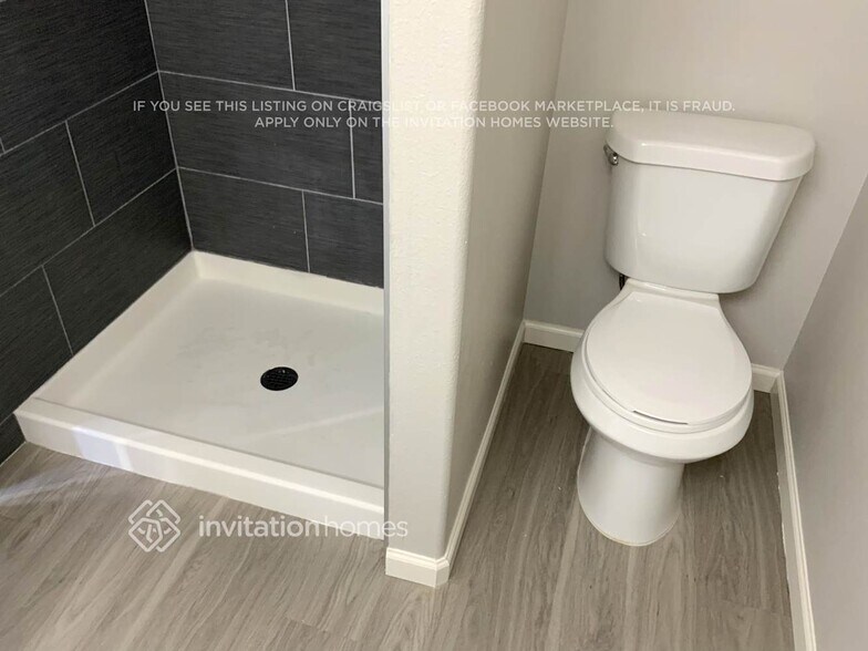 Building Photo - 3801 Morning Glory Dr