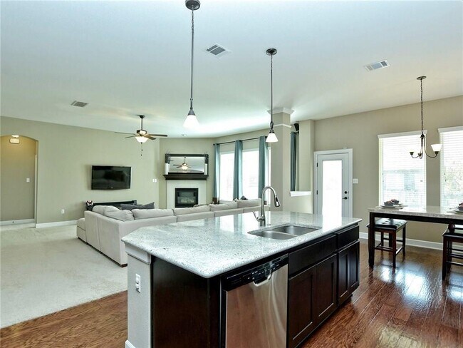 Building Photo - 104 Azimuth Dr