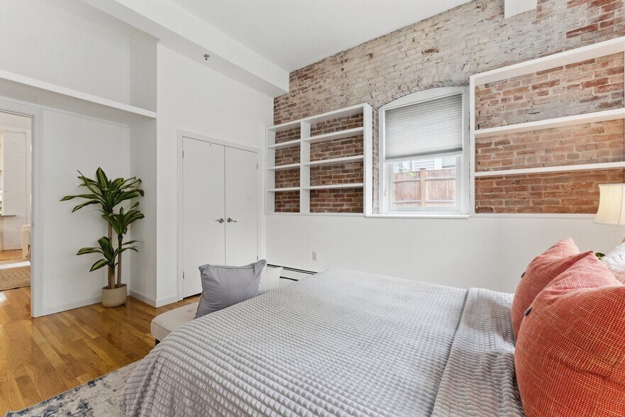 Building Photo - 69 Harvey St