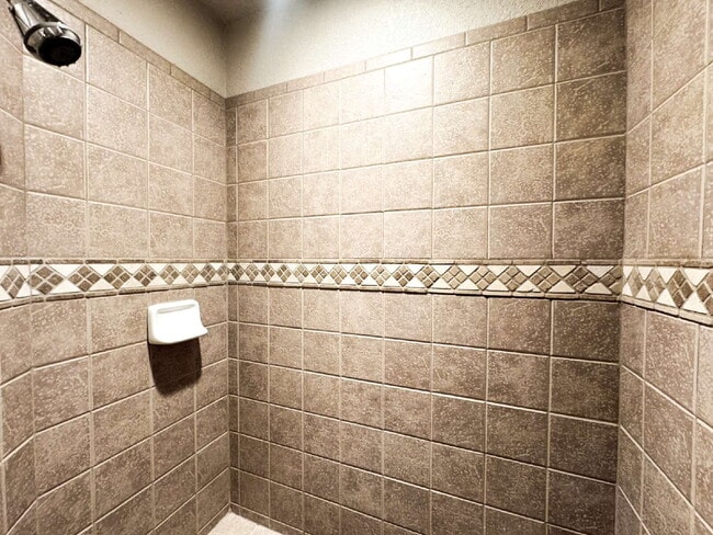 Building Photo - "3-Bed, 2-Bath Retreat in Estrella, Mesa Del Sol!"