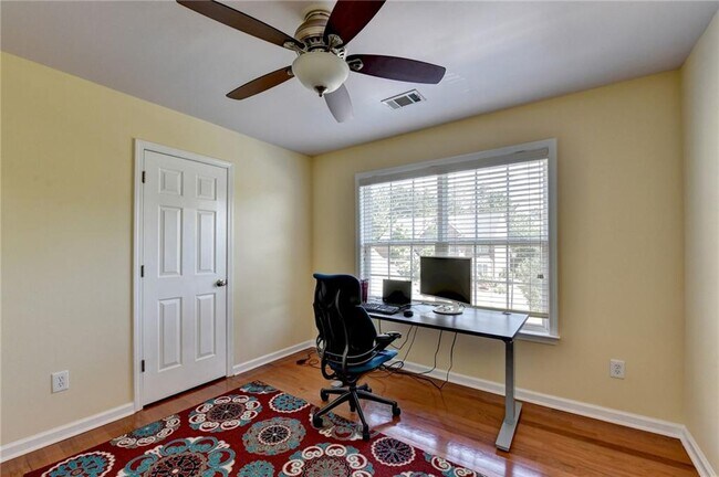 Building Photo - 770 Pimlicon Pl