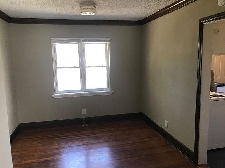 Building Photo - 4025 Hiddenbrook Dr