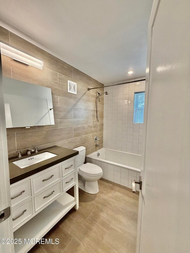 Building Photo - 512 Sixth Ave