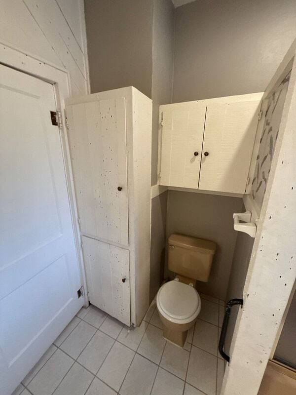 Building Photo - 1615 D St NE