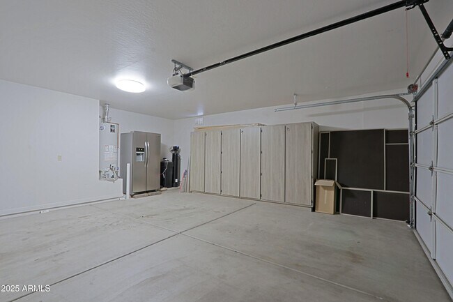 Building Photo - 6939 E Bramble Berry Ln