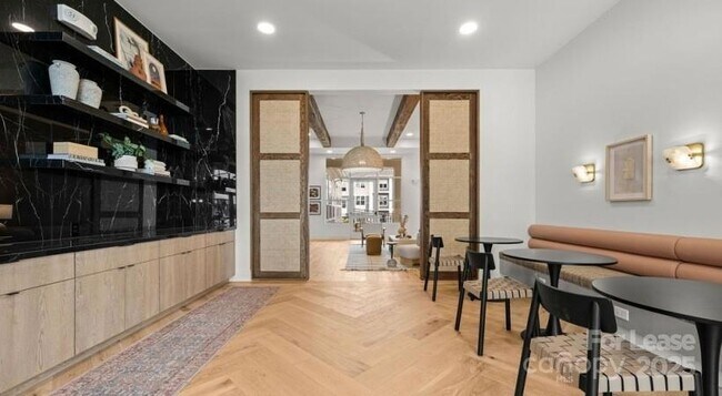 Building Photo - 104 Herrings Grn Lp