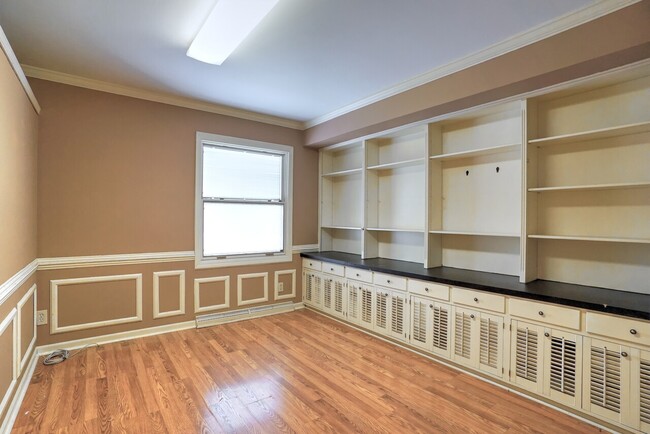 Building Photo - Jefferson Street Apartments