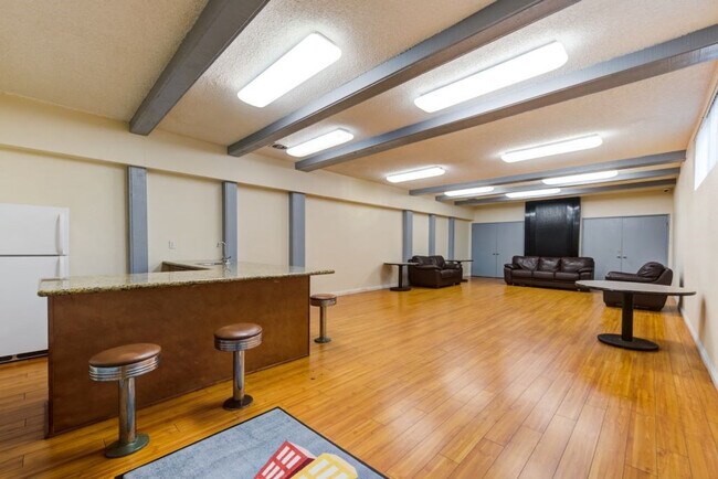 Building Photo - 12540 Braddock Dr