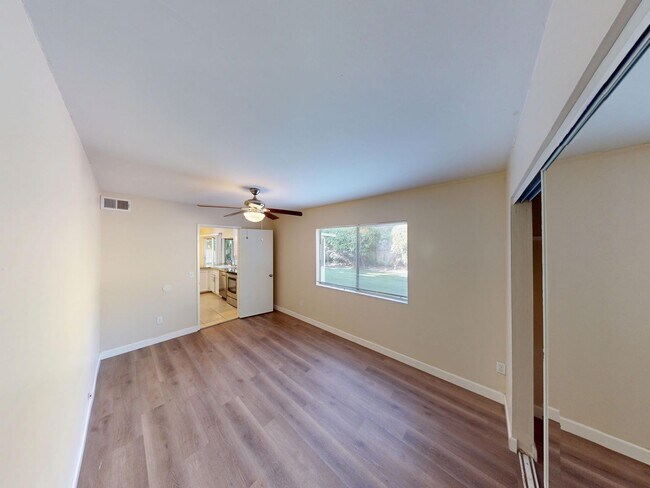 Building Photo - 5436 New Mills Rd