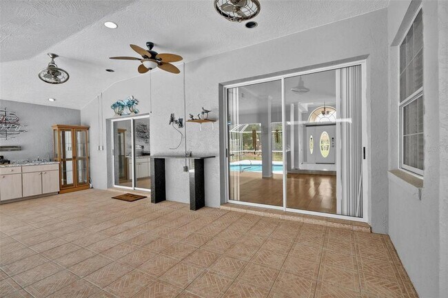 Building Photo - 20 Woodford Ln