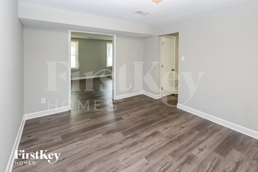 Building Photo - 10800 Balbriggan Ct