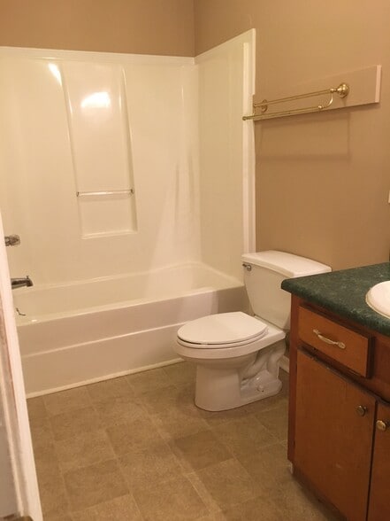 Master Bathroom - 9 Silver Spur Ct