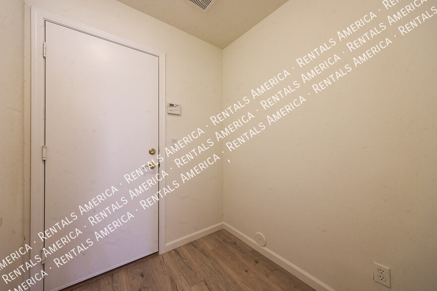 Building Photo - 6911 W Monte Lindo