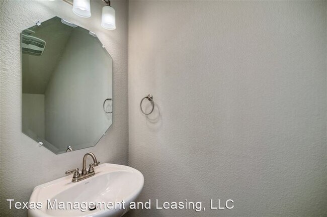 Building Photo - 735 Harvest Moon Dr