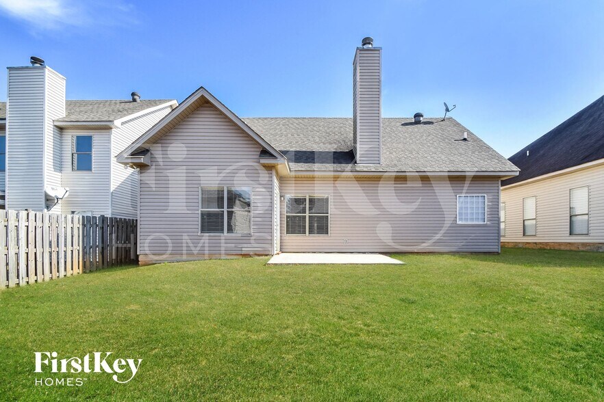 Building Photo - 2136 Parsons Dr