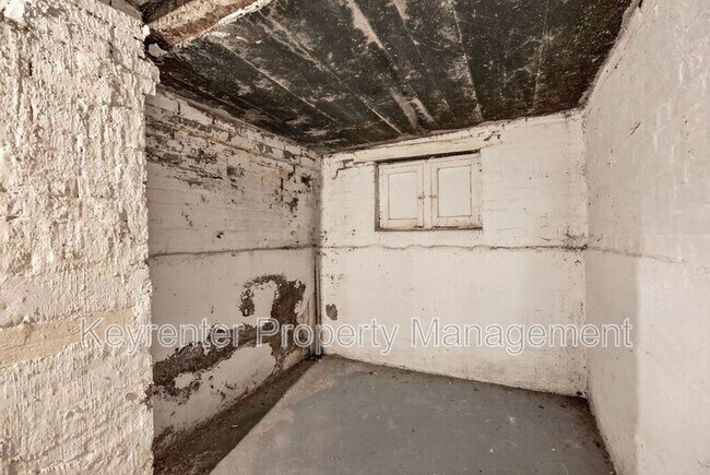 Building Photo - 3166 California Ave