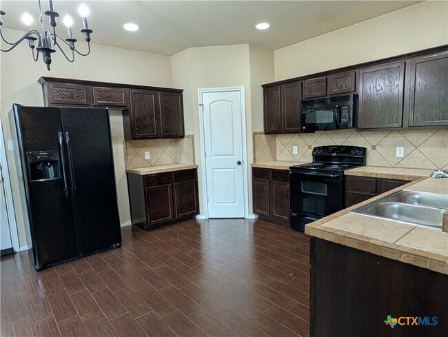 Building Photo - 1032 Brown Rock Dr