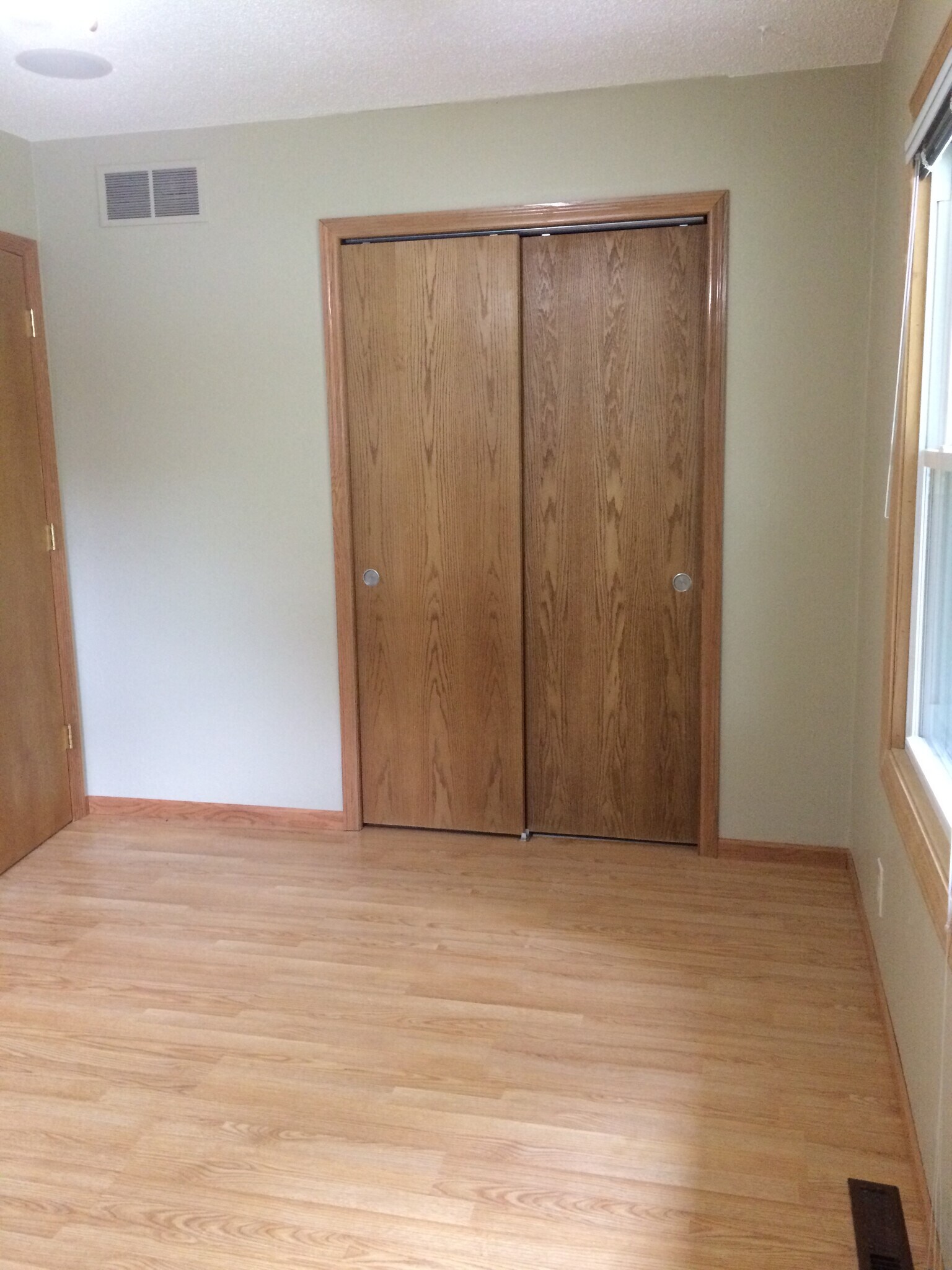 primary bedroom closest - 1612 E 88th St