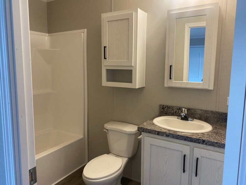 Building Photo - 80 Belmar St