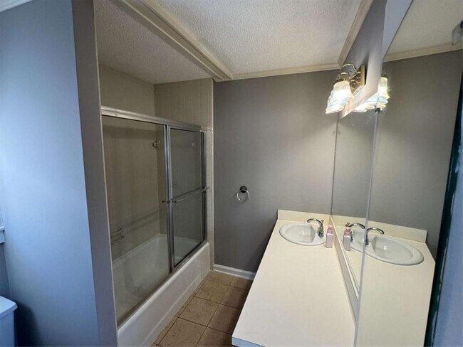 Building Photo - 3543 Simpson Farm Dr SE