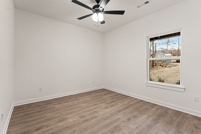 Building Photo - 18 Dumfries Ln