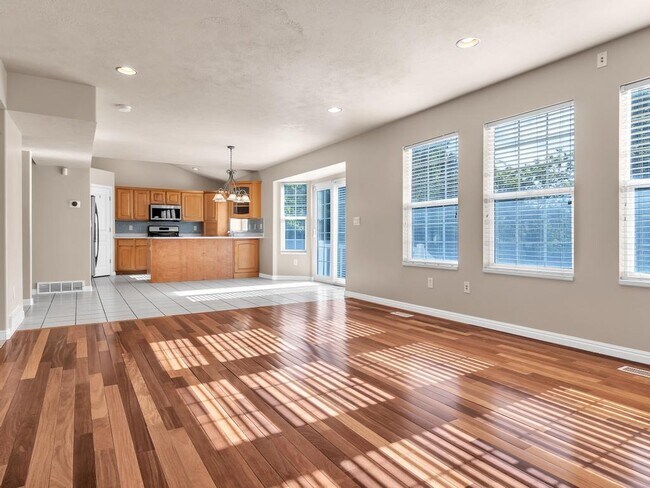 Building Photo - 6313 S Lake Fork Cir