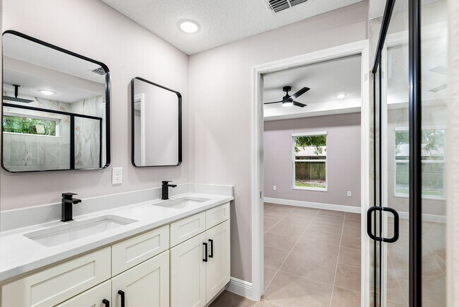 Building Photo - BRAND NEW HOME FOR RENT!