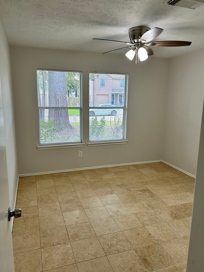 Building Photo - Beautifully Renovated 1-Story Near The Woo...