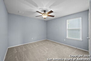 Building Photo - 220 Hinge Creek