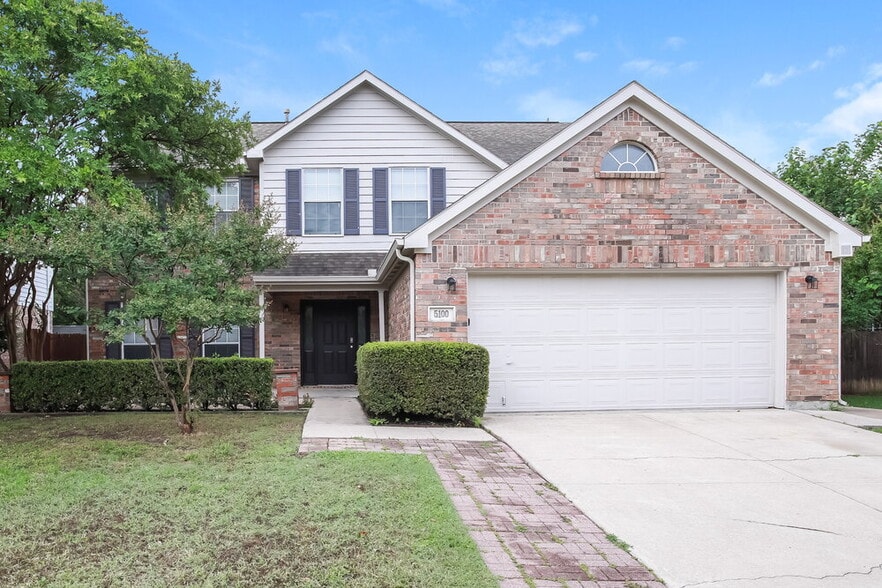 Primary Photo - 5100 Hot Springs Trail