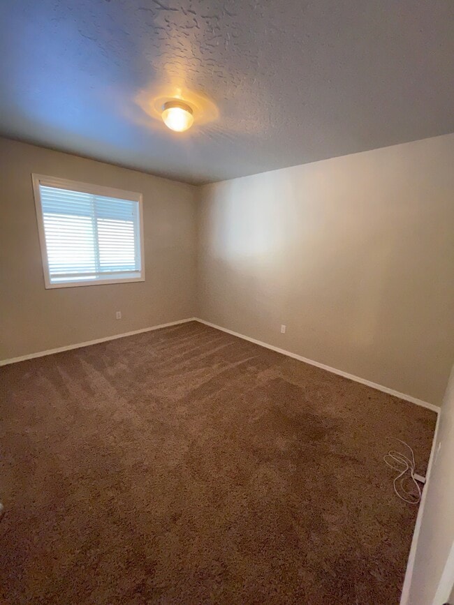 Building Photo - 2260 N Baywing Hawk Pl