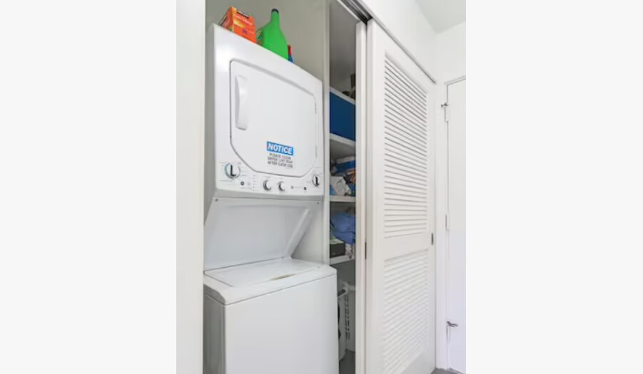 Washer Dryer in Unit - 2575 Kuhio Ave