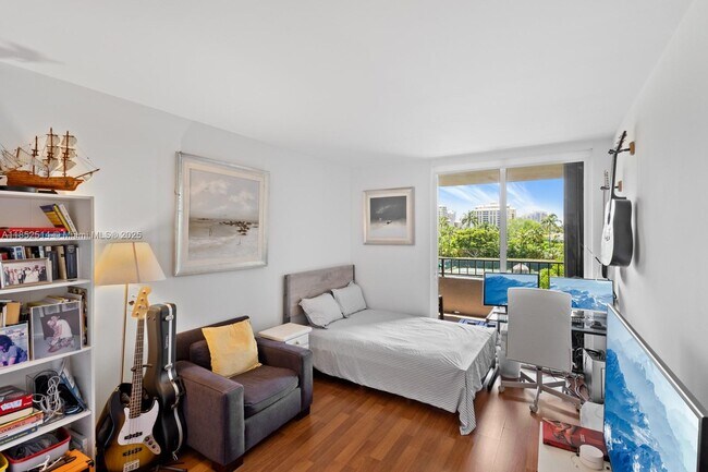 Building Photo - 161 Crandon Blvd