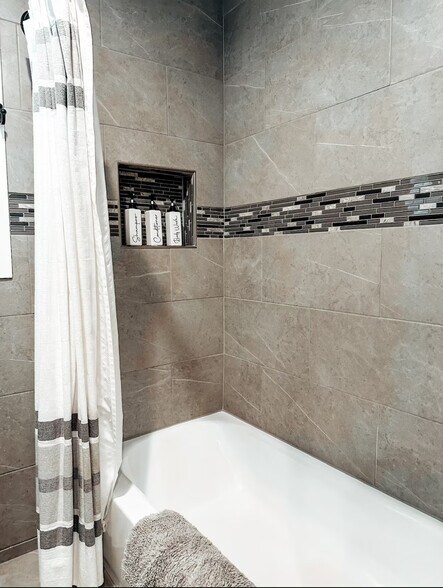 Building Photo - 1049 Meckel Dr