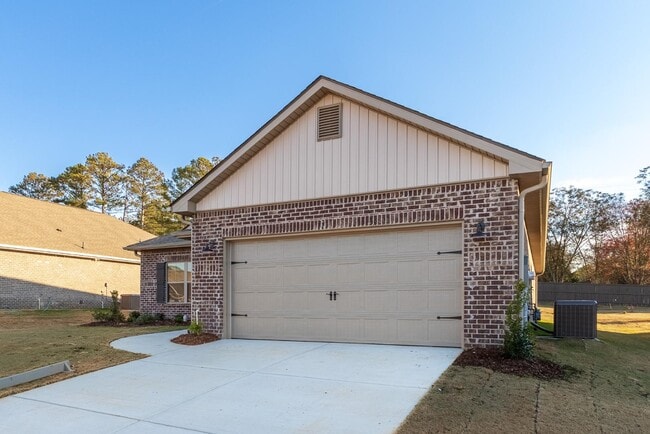Building Photo - 6027 Margie Collins Dr SE