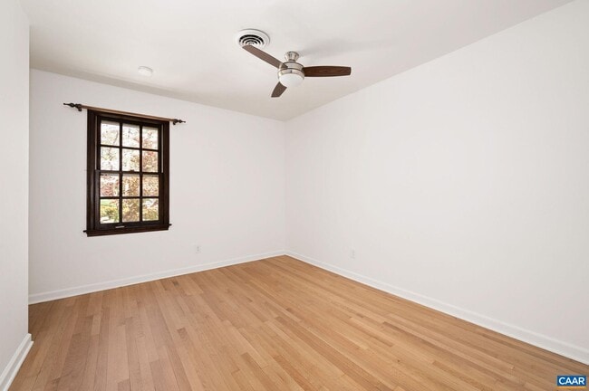 Building Photo - 104 Smithfield Ct