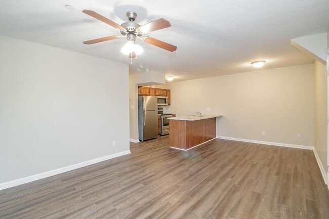 Building Photo - 1640 Golf Club Ln