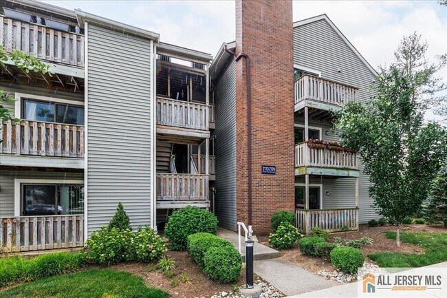 Building Photo - 2114 Ravens Crest Dr