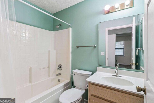 Building Photo - 104 Westridge Ct