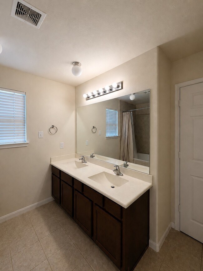 Building Photo - 8327 Lamond Ln