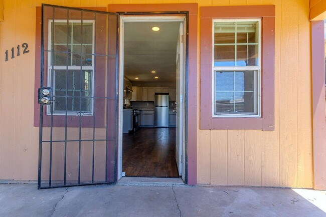 Building Photo - 1112 S El Dorado St