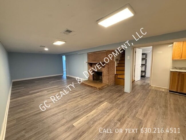 Building Photo - 318 S Hale St