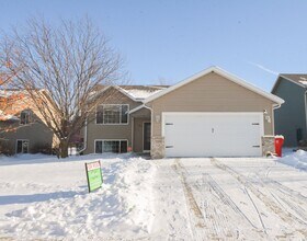 Building Photo - Modern 5-Bedroom Home for Rent in Rochester MN with Garage & Fenced Yard