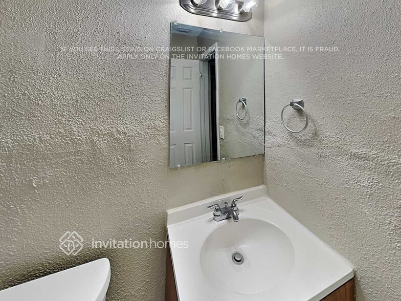 Building Photo - 7560 Pierce St