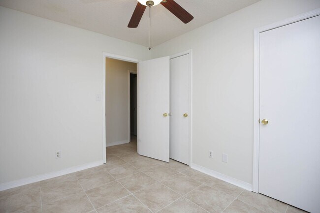 Building Photo - 6972 Weatherwood Dr